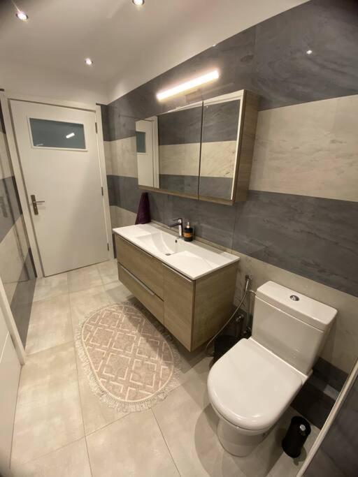 Λabirinthia Apartment เอเธนส์ ภายนอก รูปภาพ