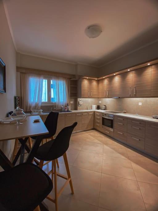 Λabirinthia Apartment เอเธนส์ ภายนอก รูปภาพ