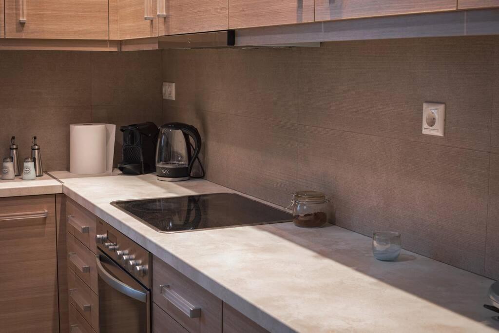 Λabirinthia Apartment เอเธนส์ ภายนอก รูปภาพ
